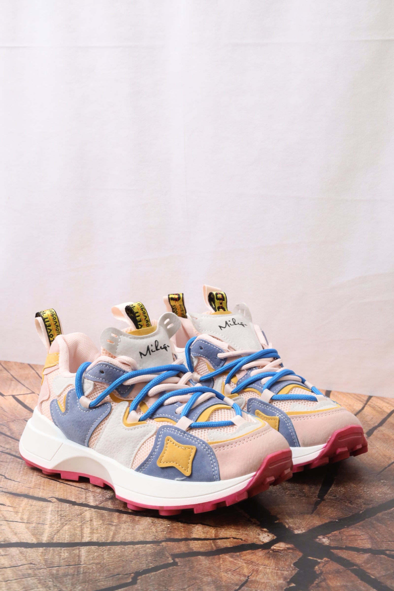 7372 حذاء رياضي نسائي