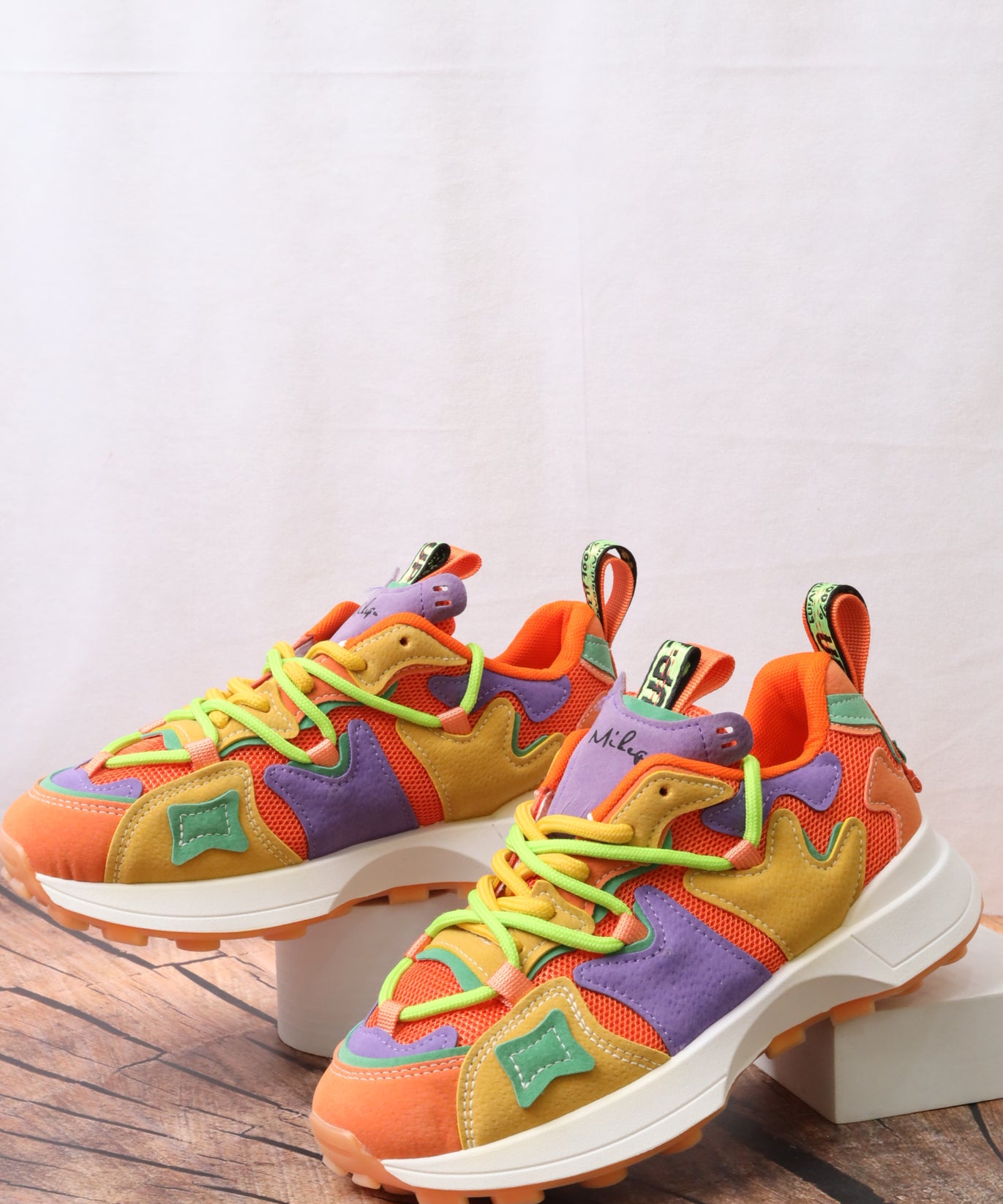 7372 حذاء رياضي نسائي