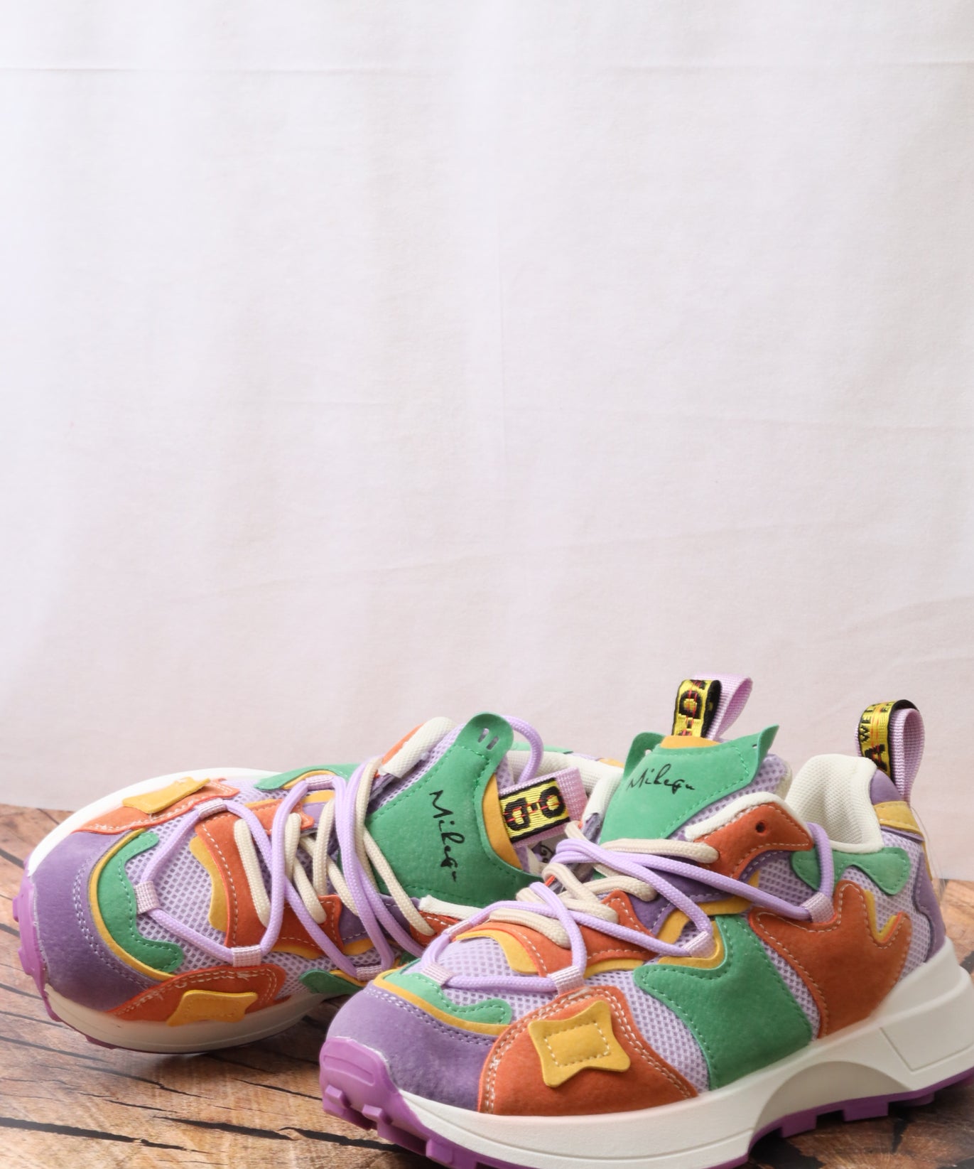 7372 حذاء رياضي نسائي