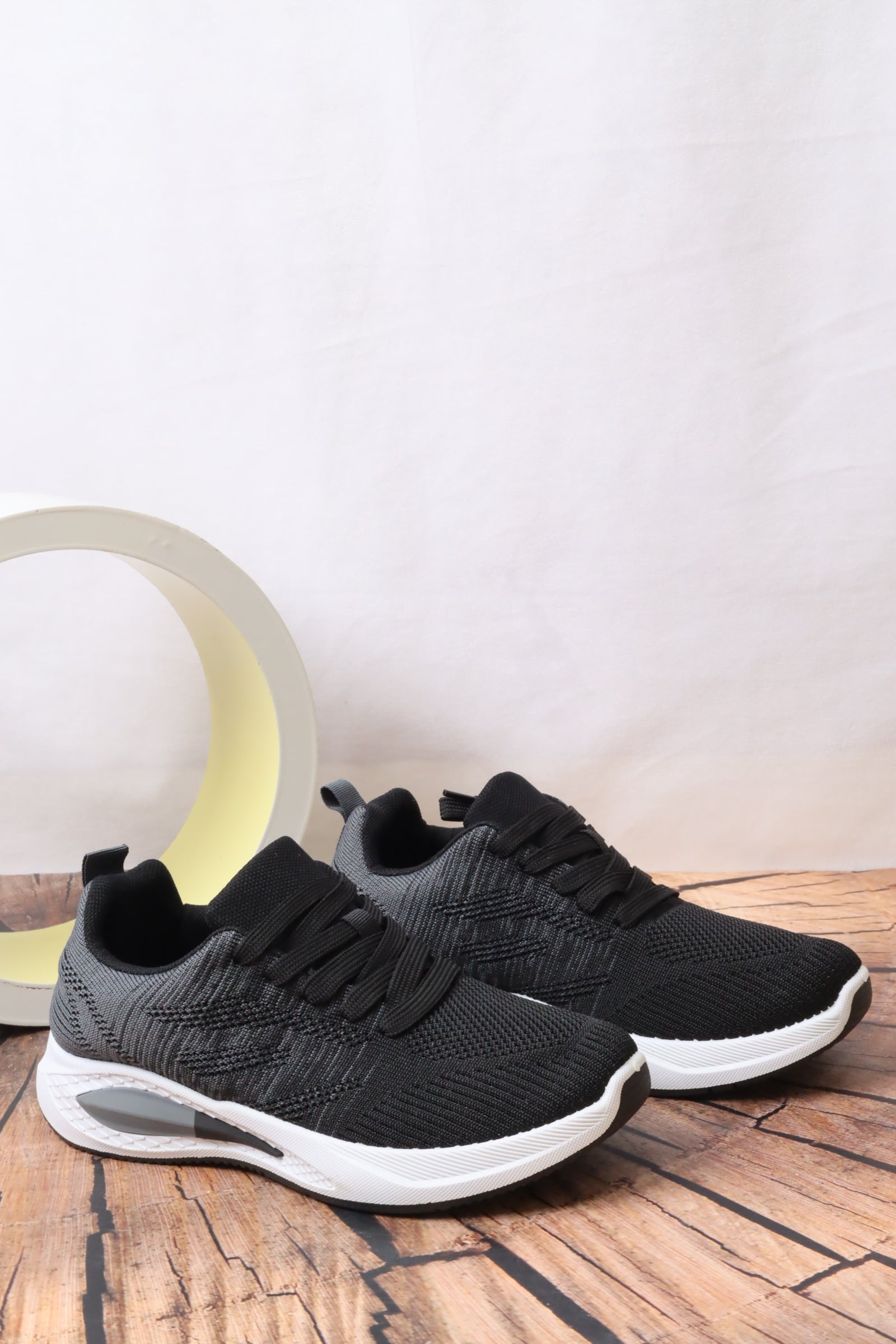 LS1124 حذاء رياضي نسائي