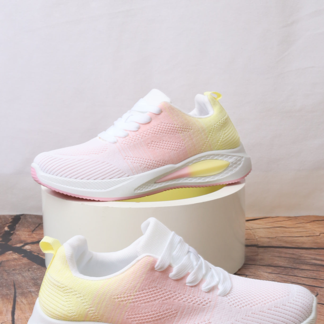 LS1124 حذاء رياضي نسائي