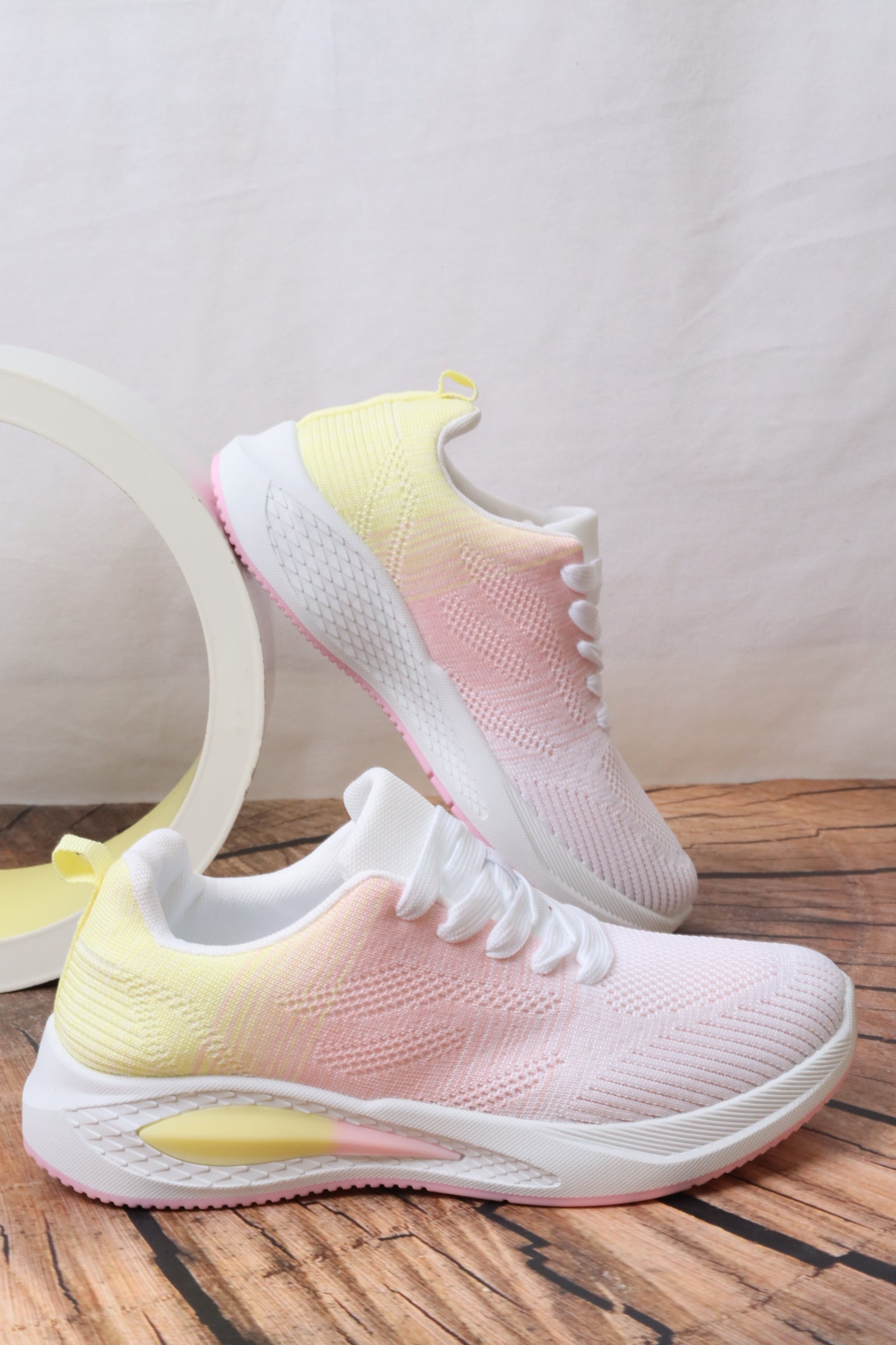 LS1124 حذاء رياضي نسائي