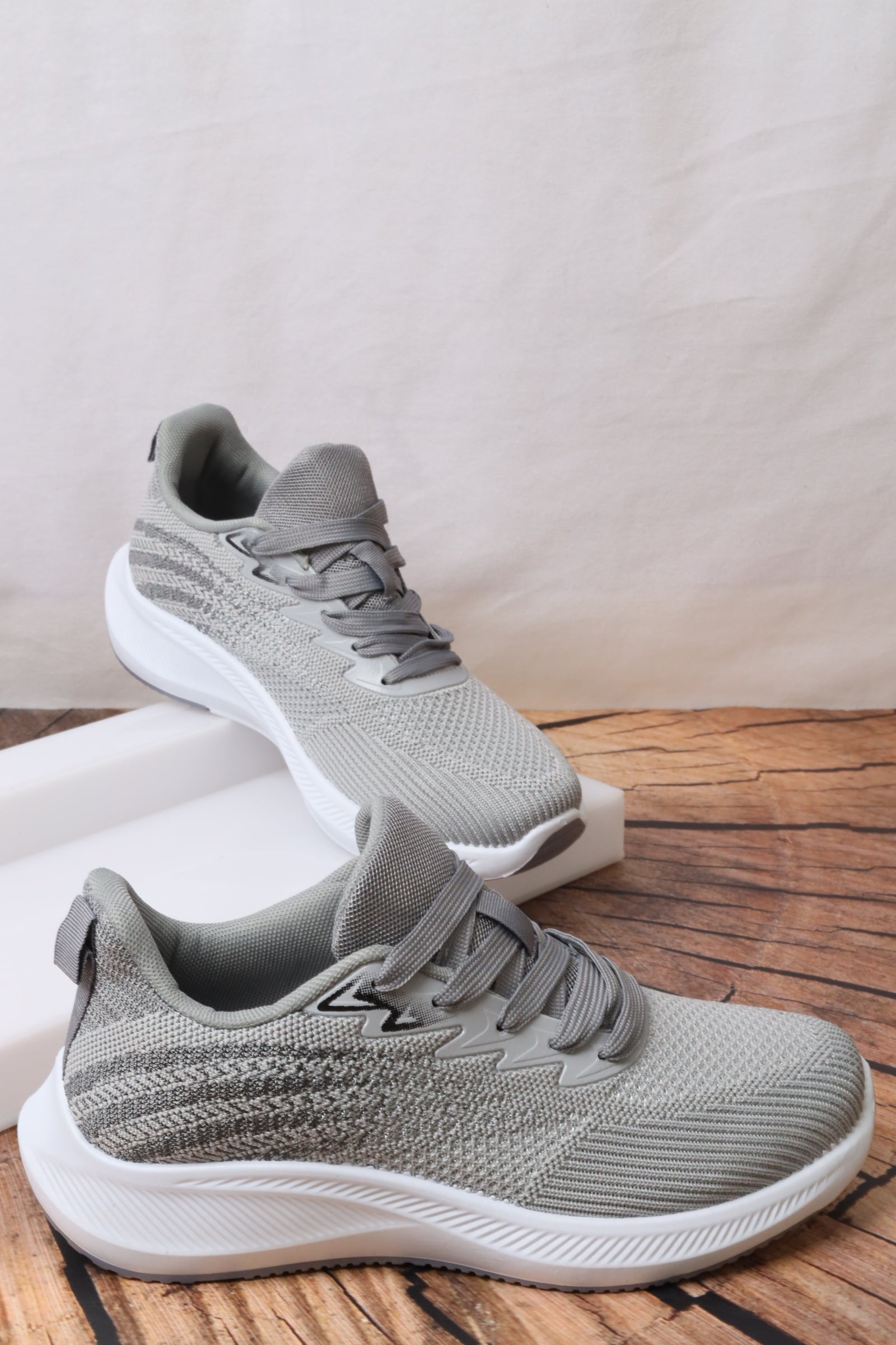 LS1119 Women's Sports Shoes 