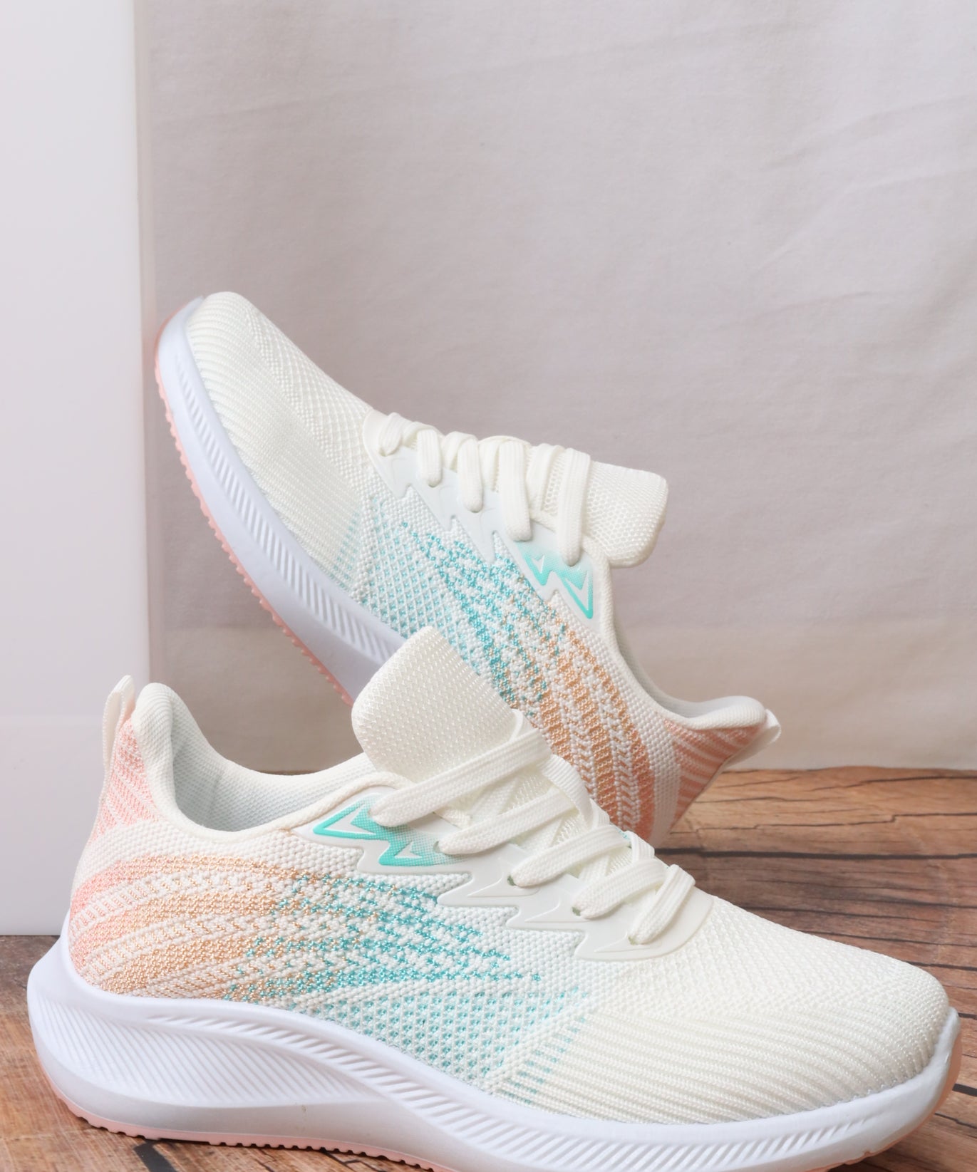 LS1119 Women's Sports Shoes 