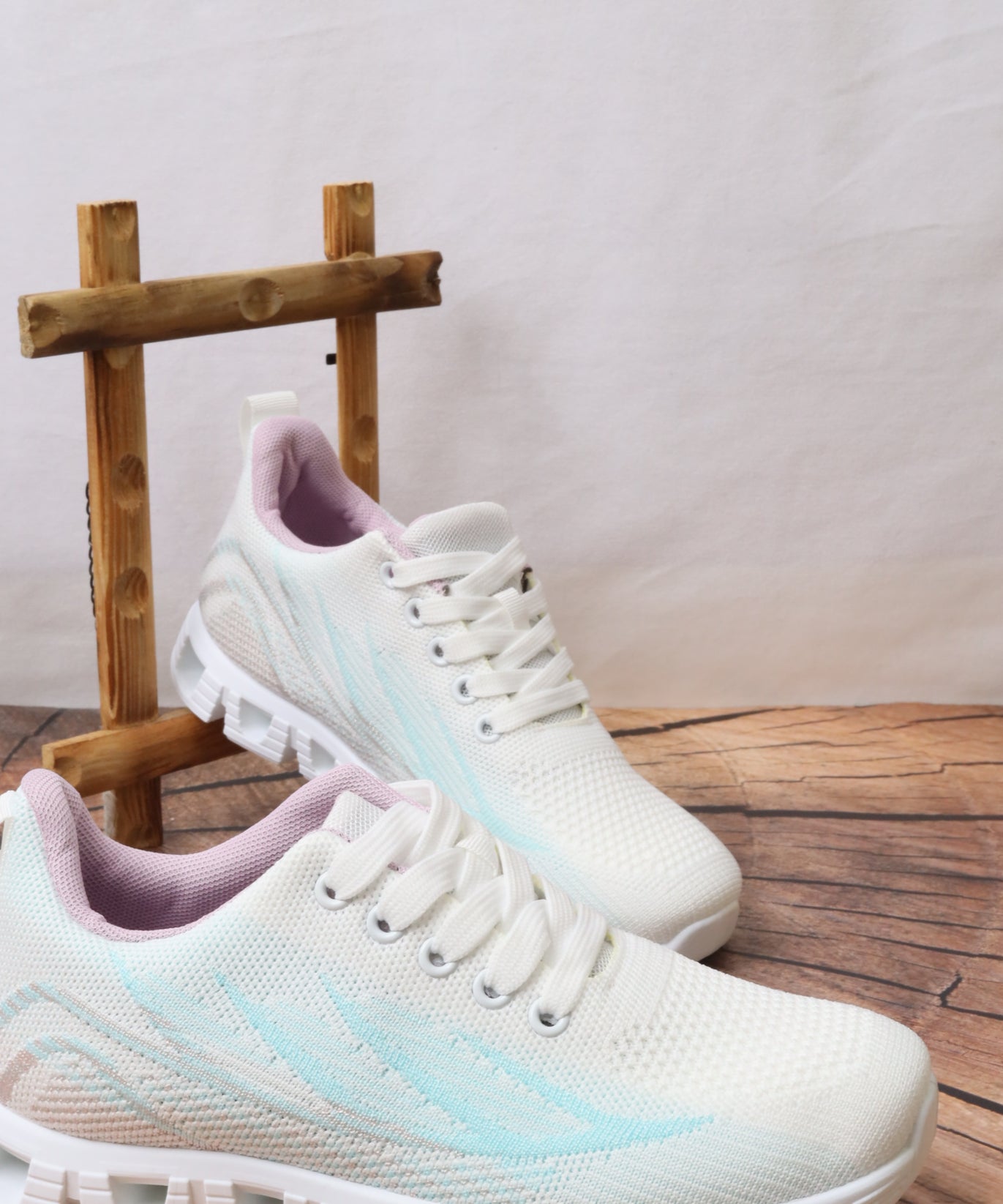 LS1105 Women's Sports Shoes 