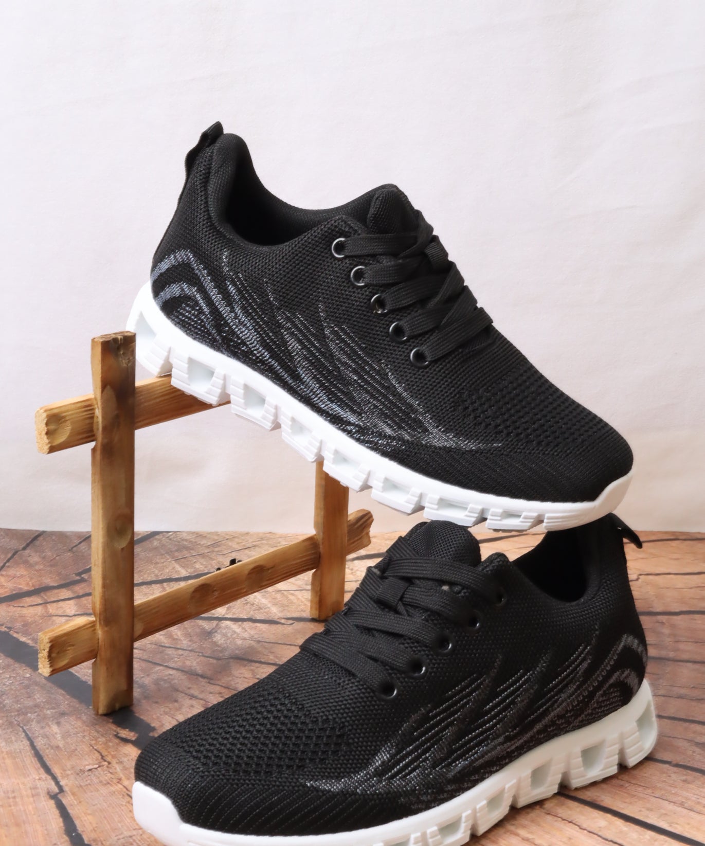 LS1105 حذاء رياضي نسائي