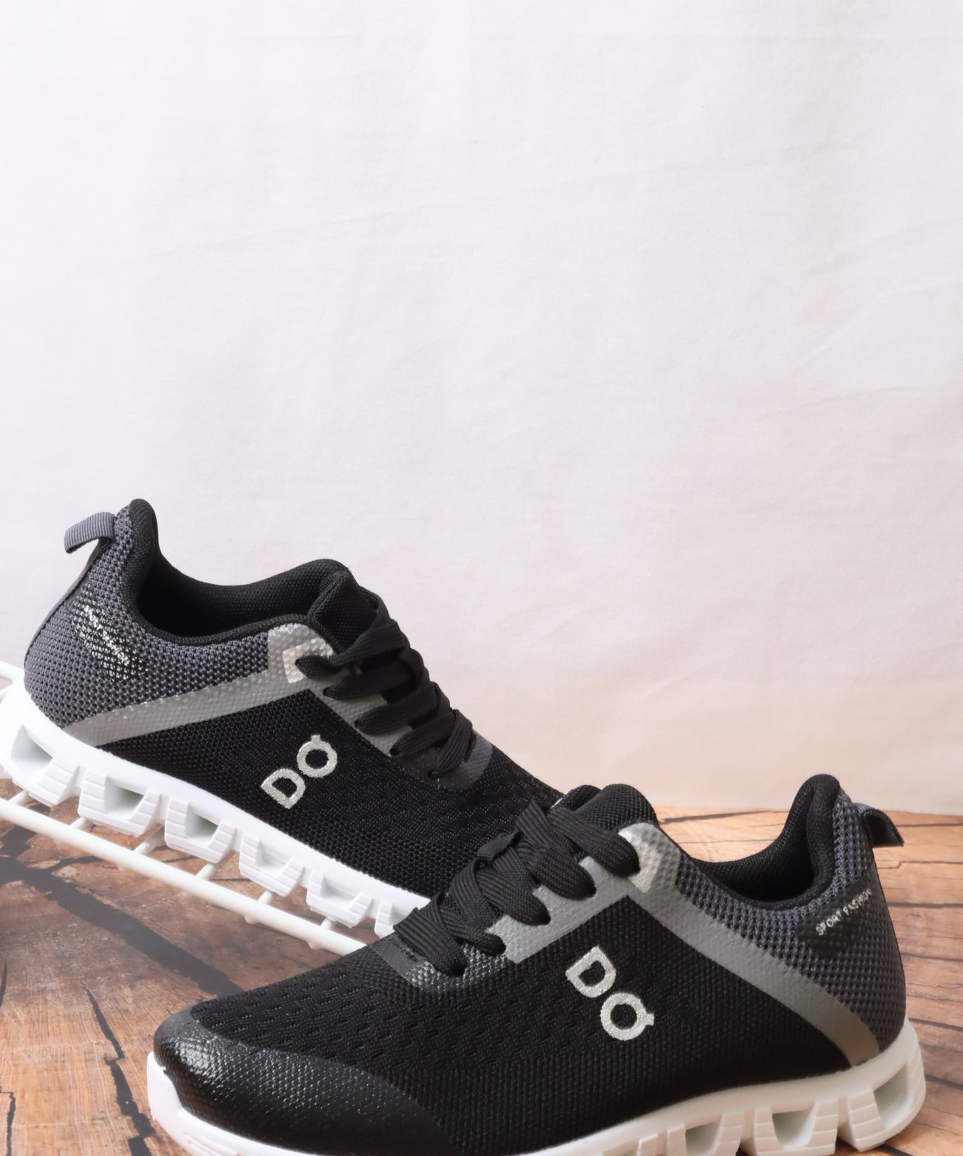 LS1102 Women's Sports Shoes