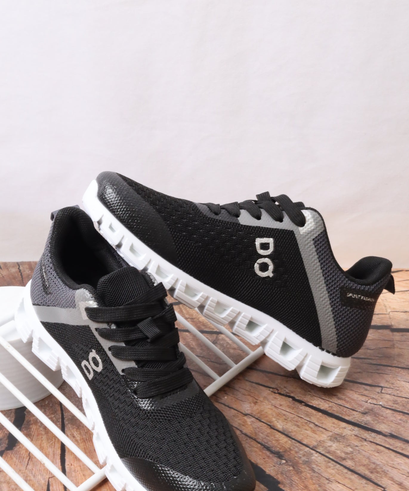 LS1102 Women's Sports Shoes