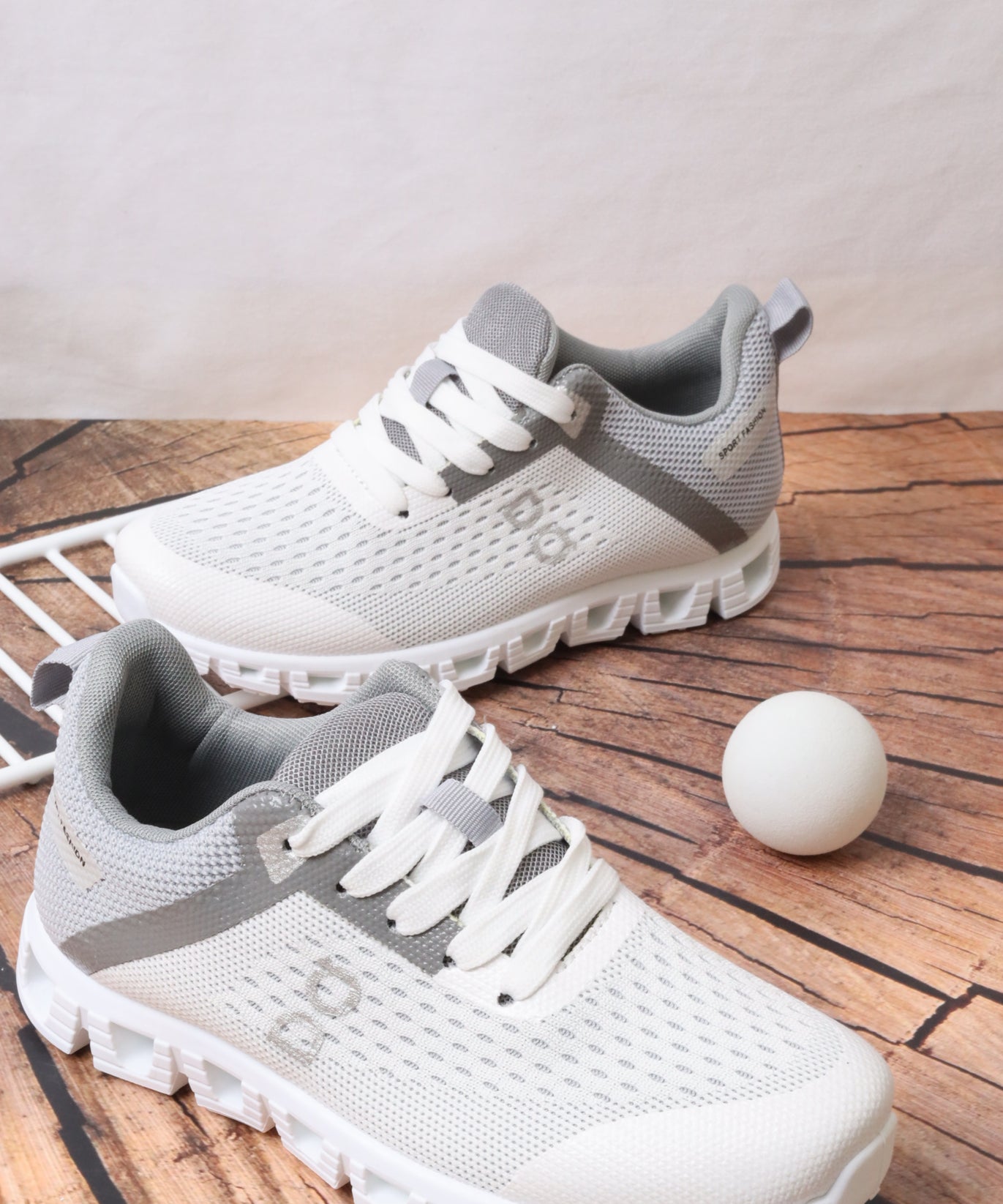 LS1102 Women's Sports Shoes