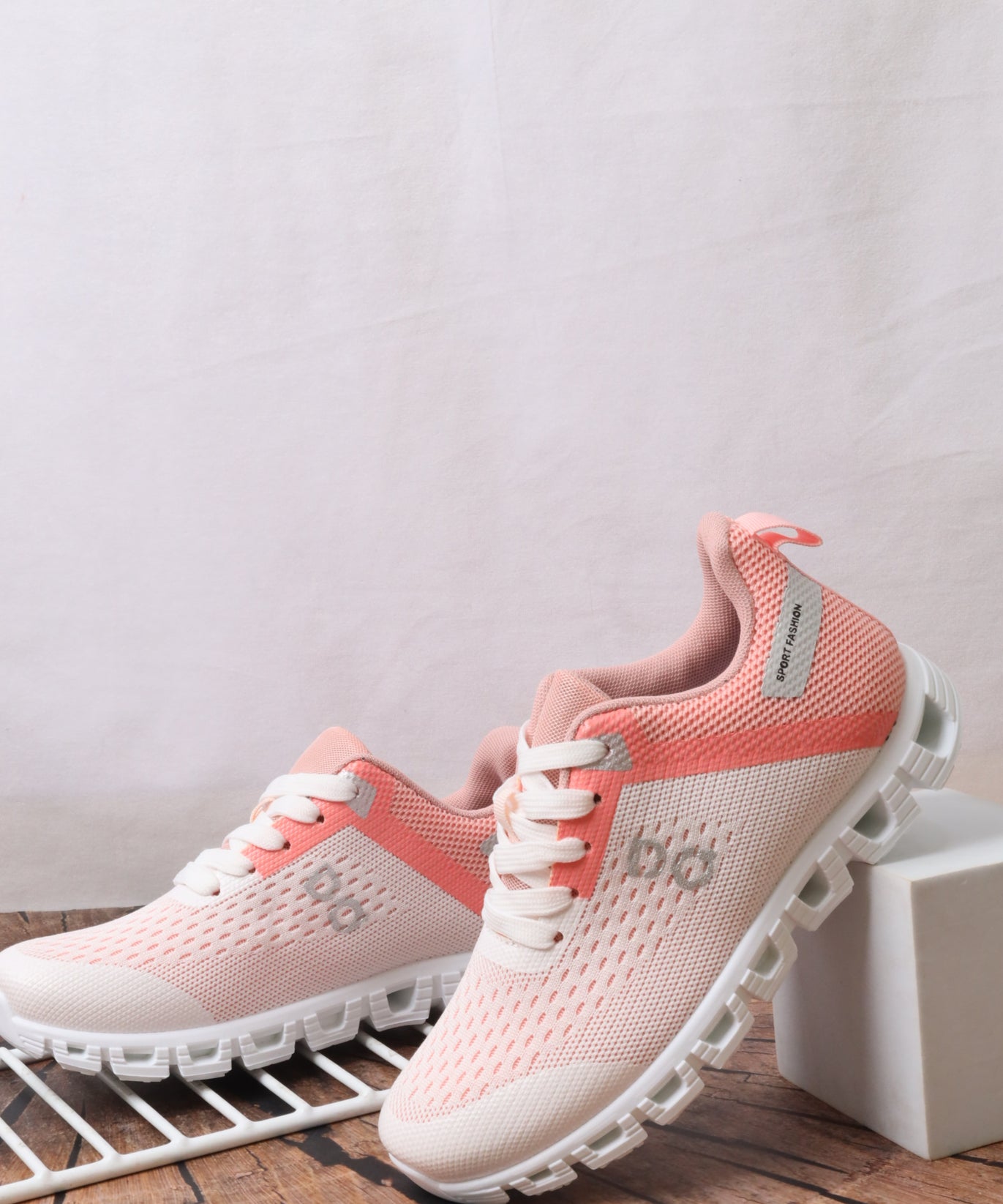 LS1102 Women's Sports Shoes