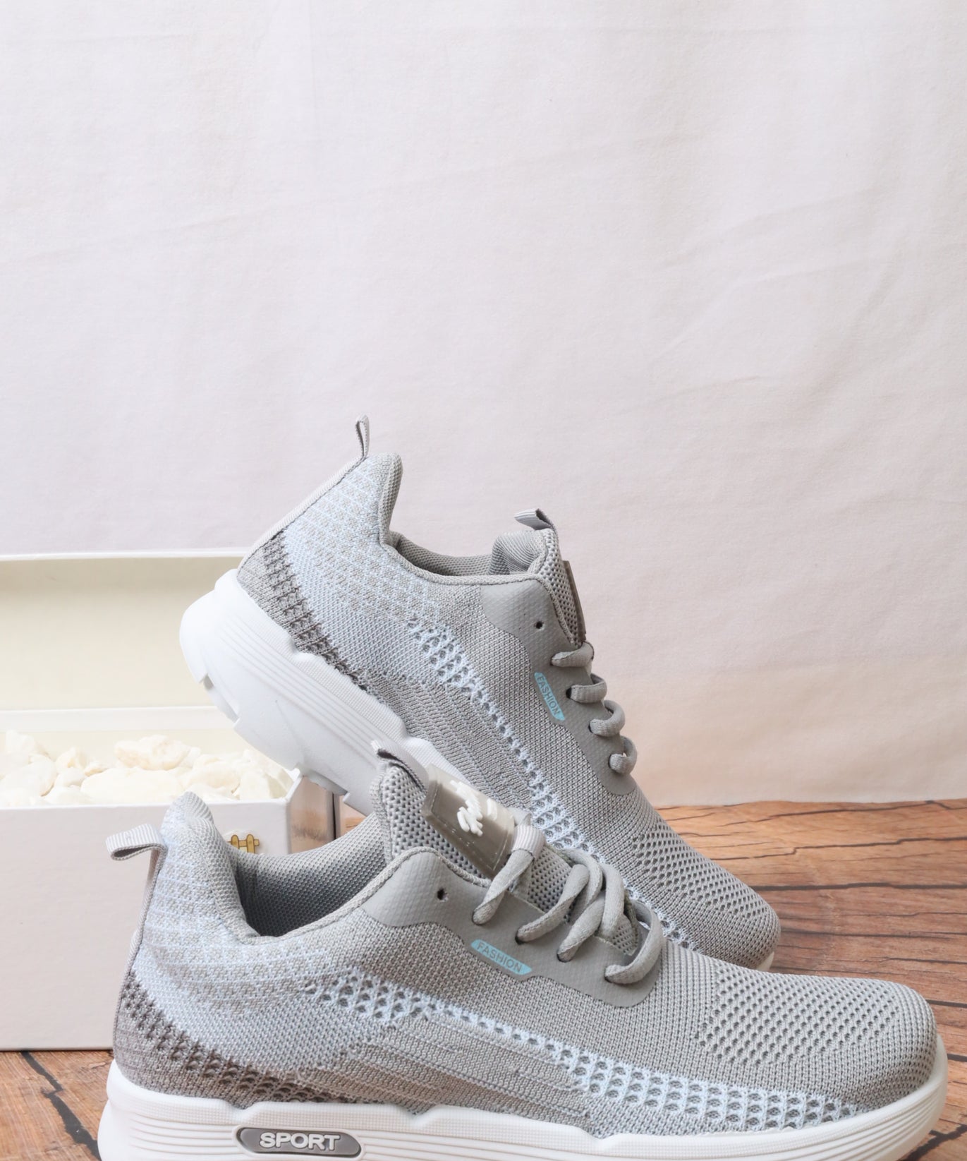 LS1110 حذاء رياضي نسائي