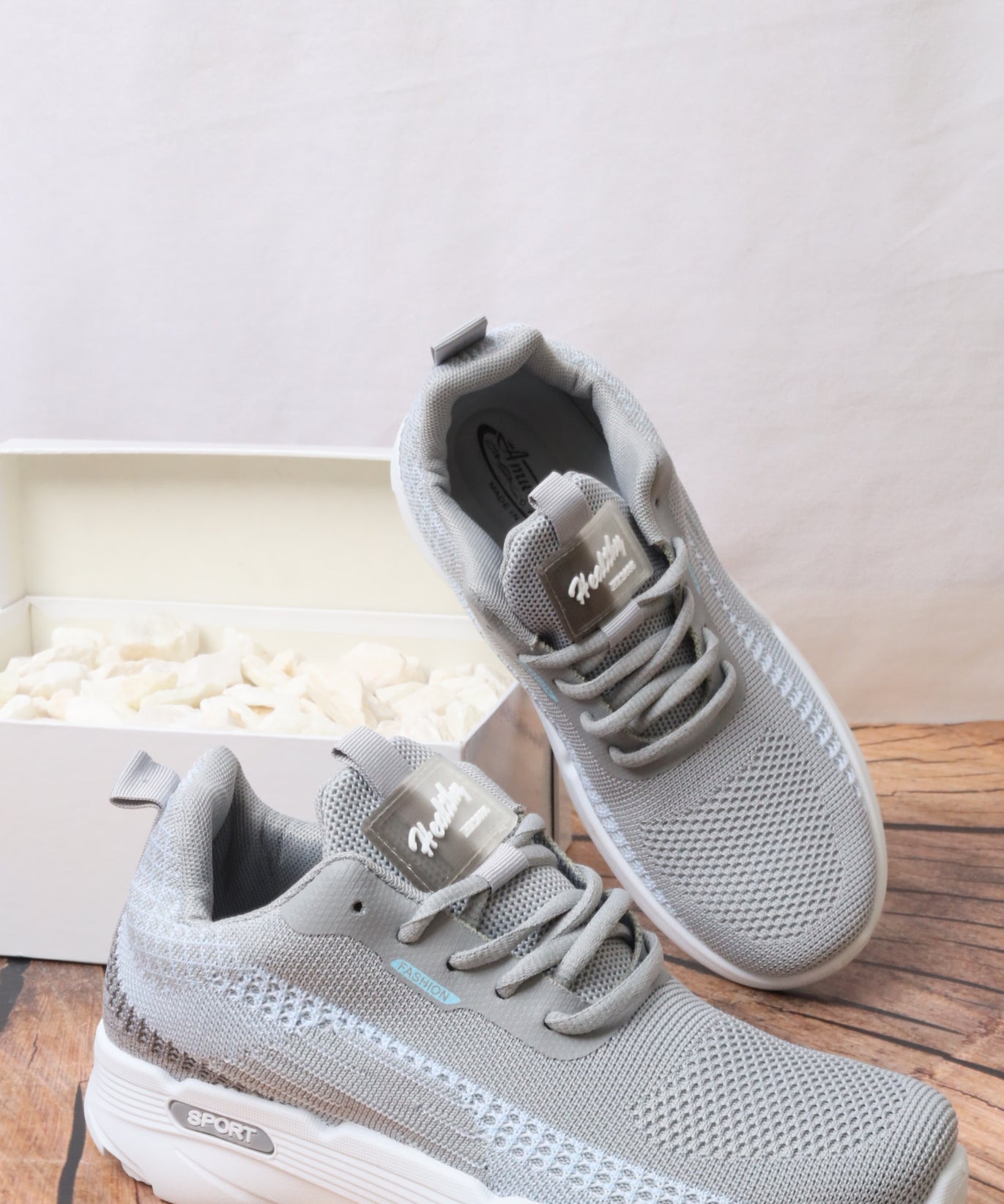 LS1110 حذاء رياضي نسائي