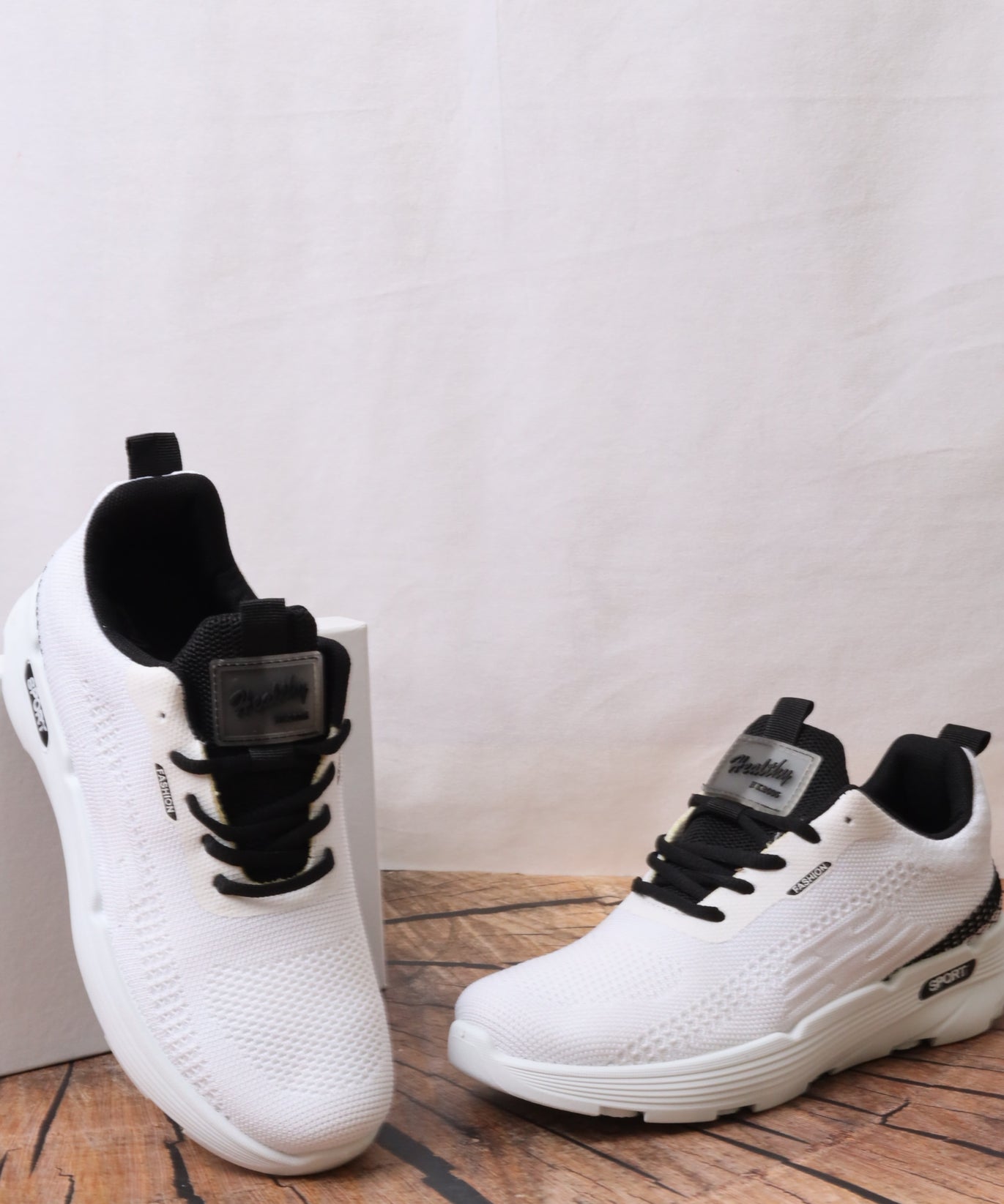 LS1110 حذاء رياضي نسائي