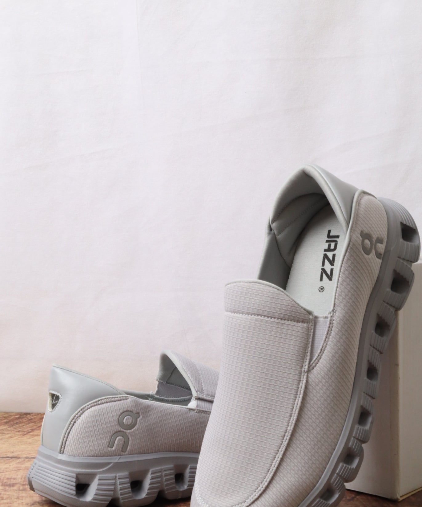 340025 sports shoes