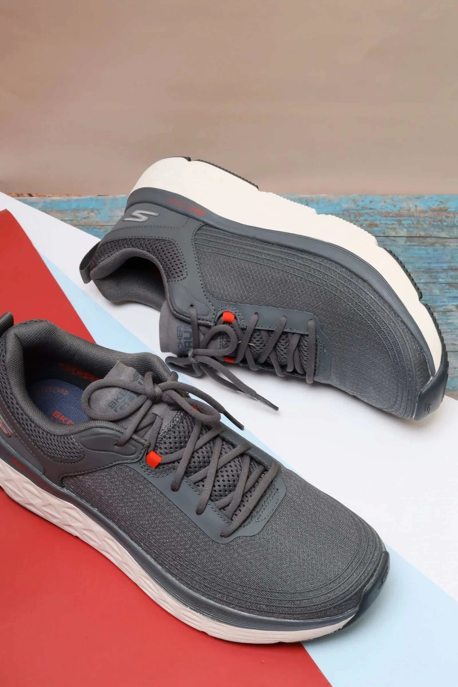 سكيتشرز رجالي ماكس كوشنينج 220340