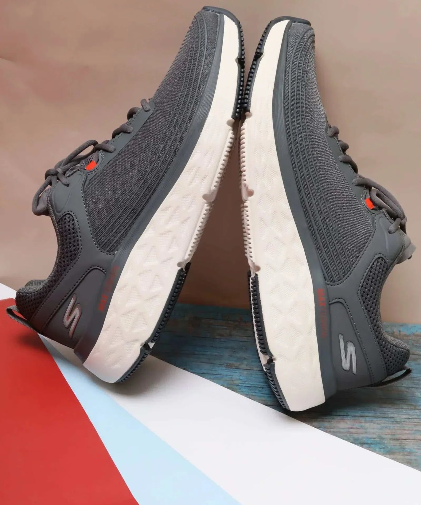 سكيتشرز رجالي ماكس كوشنينج 220340