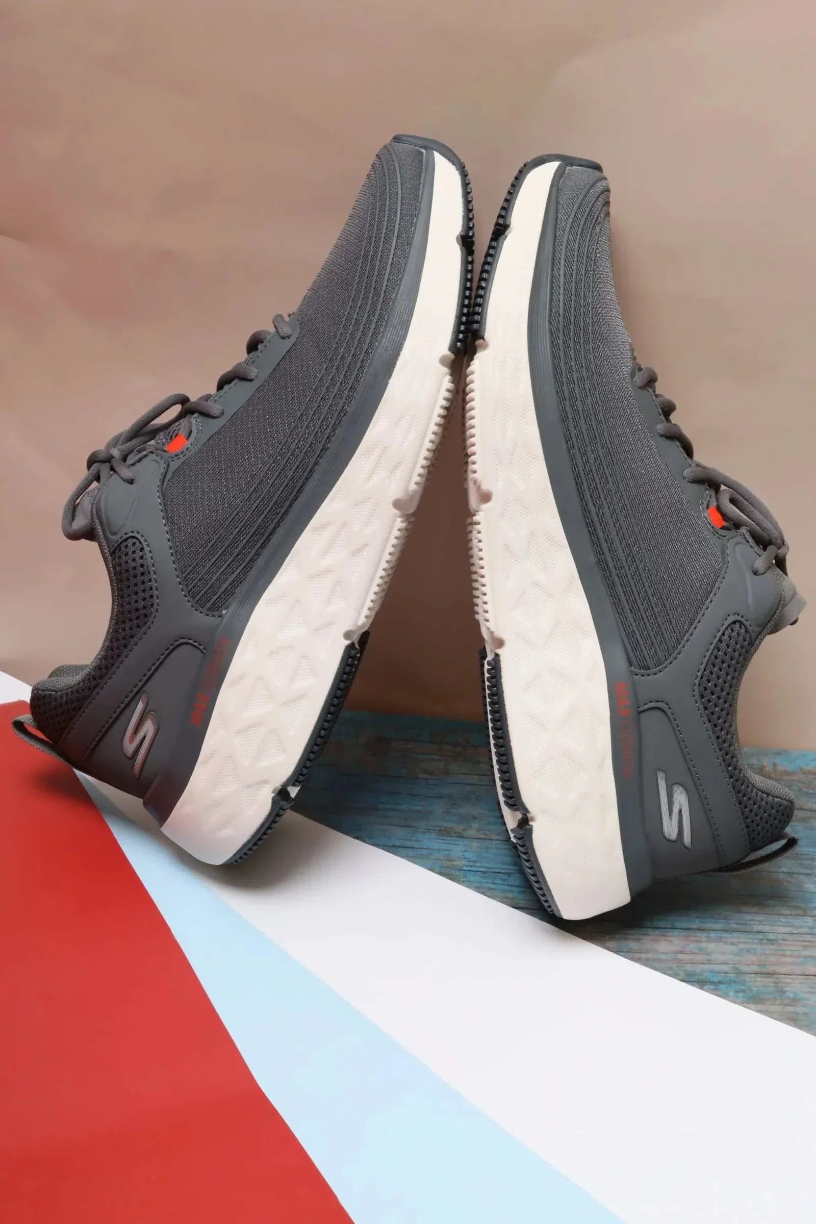 سكيتشرز رجالي ماكس كوشنينج 220340