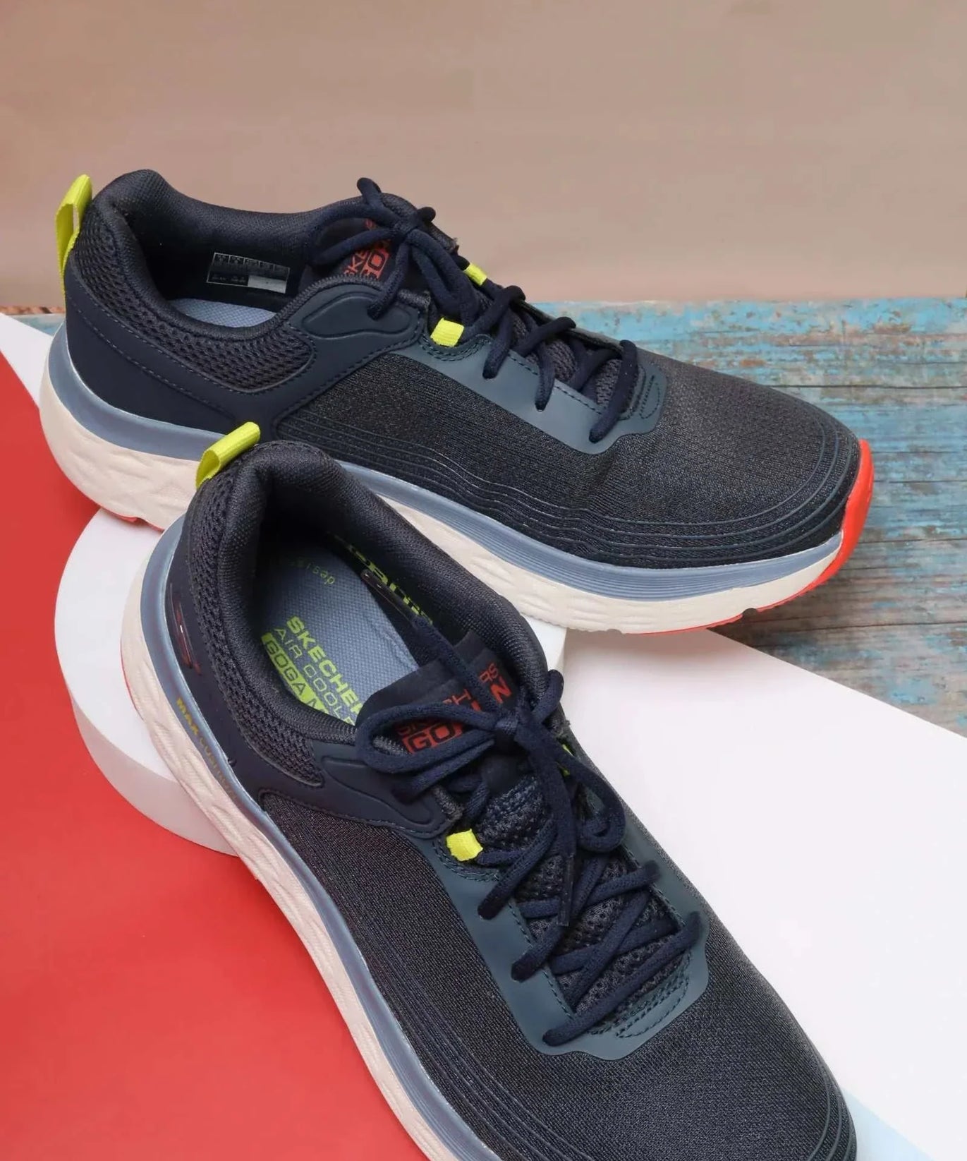 سكيتشرز رجالي ماكس كوشنينج 220340