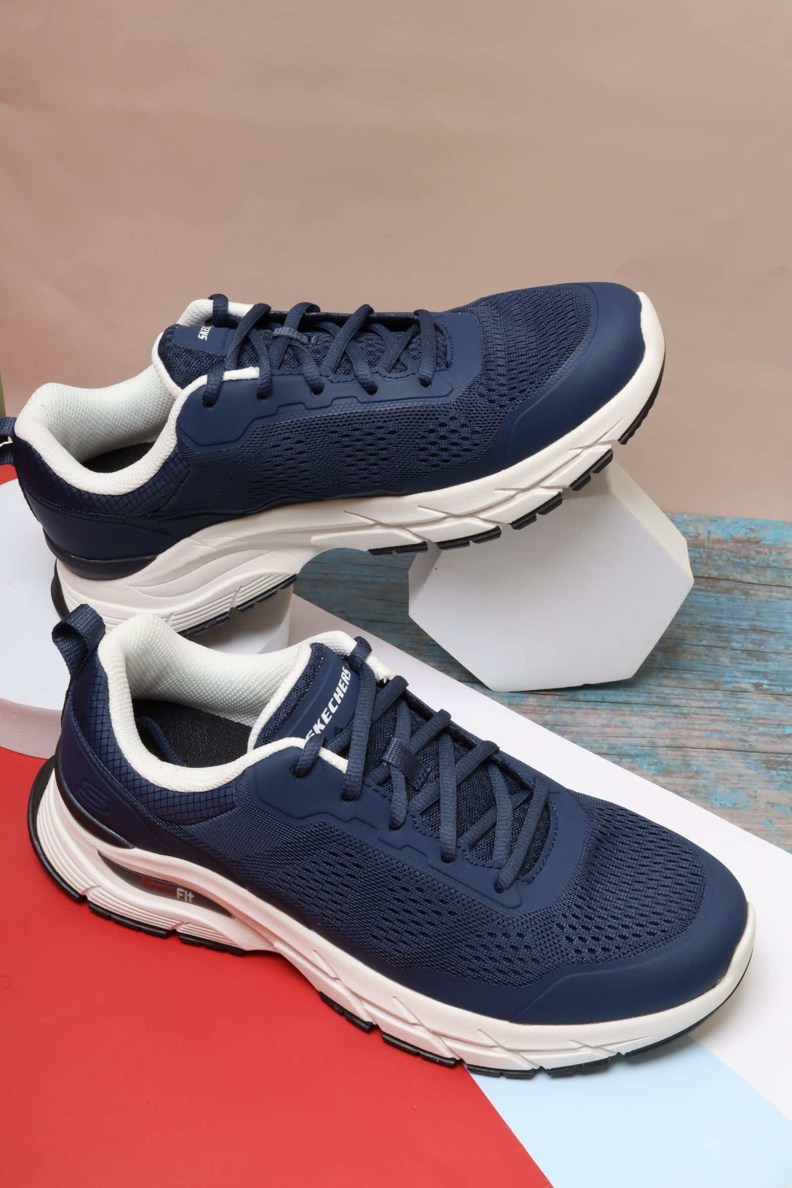 سكيتشرز رجالي آرتش فيت 210353