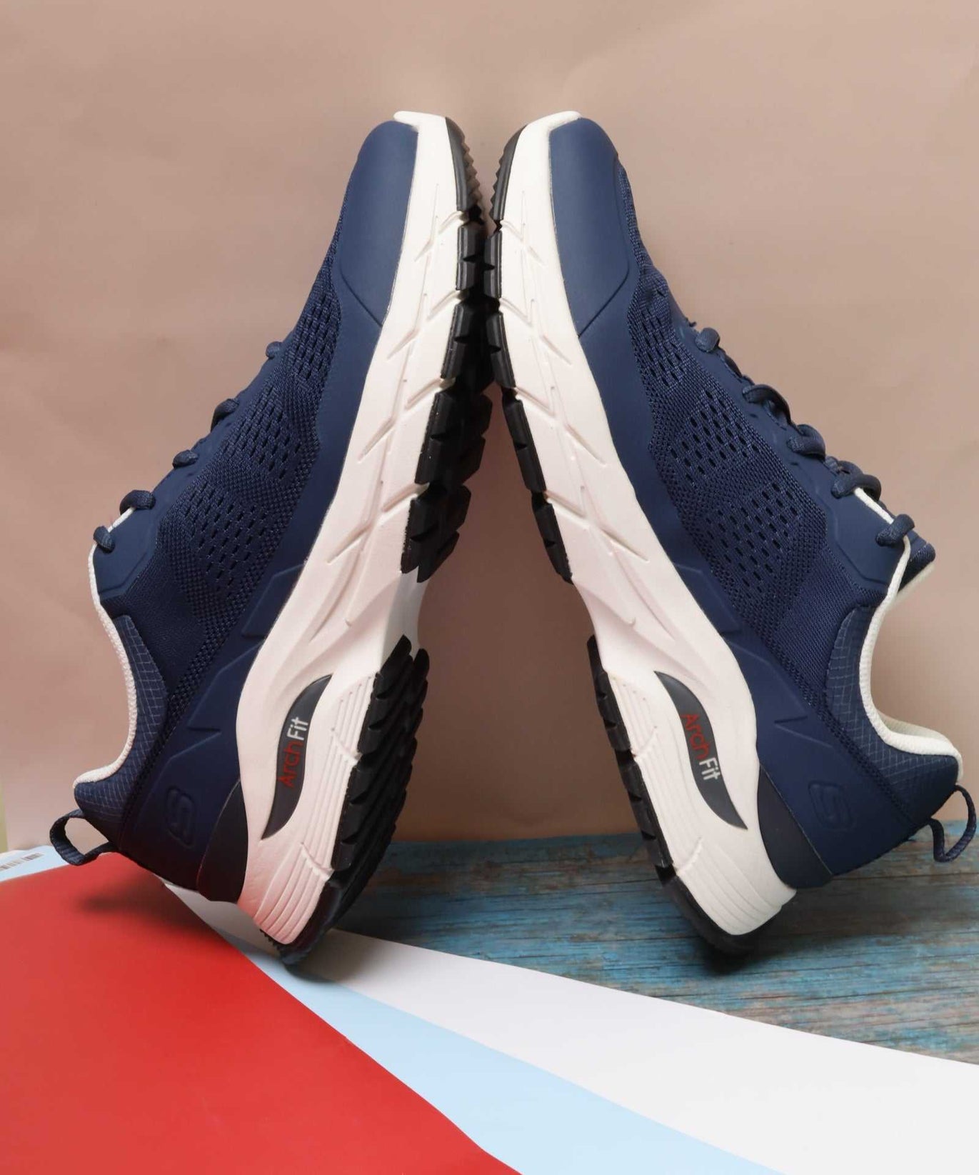 سكيتشرز رجالي آرتش فيت 210353