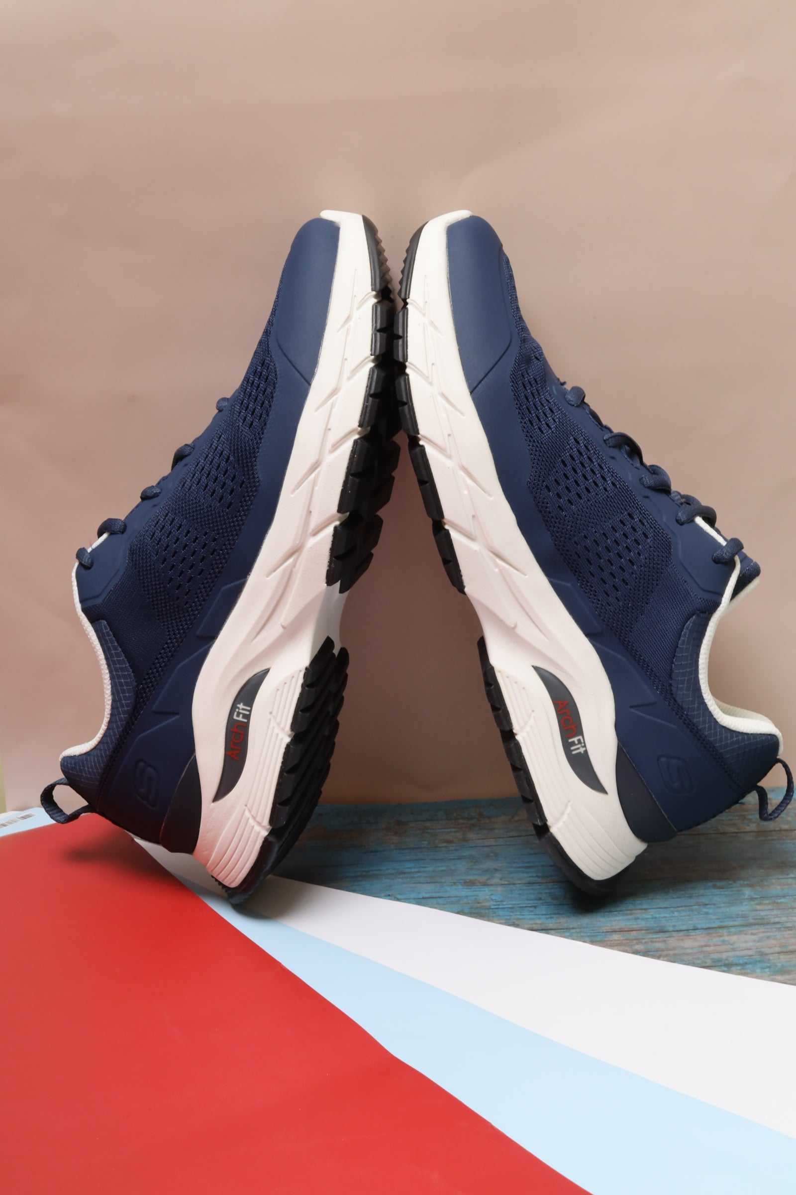 سكيتشرز رجالي آرتش فيت 210353