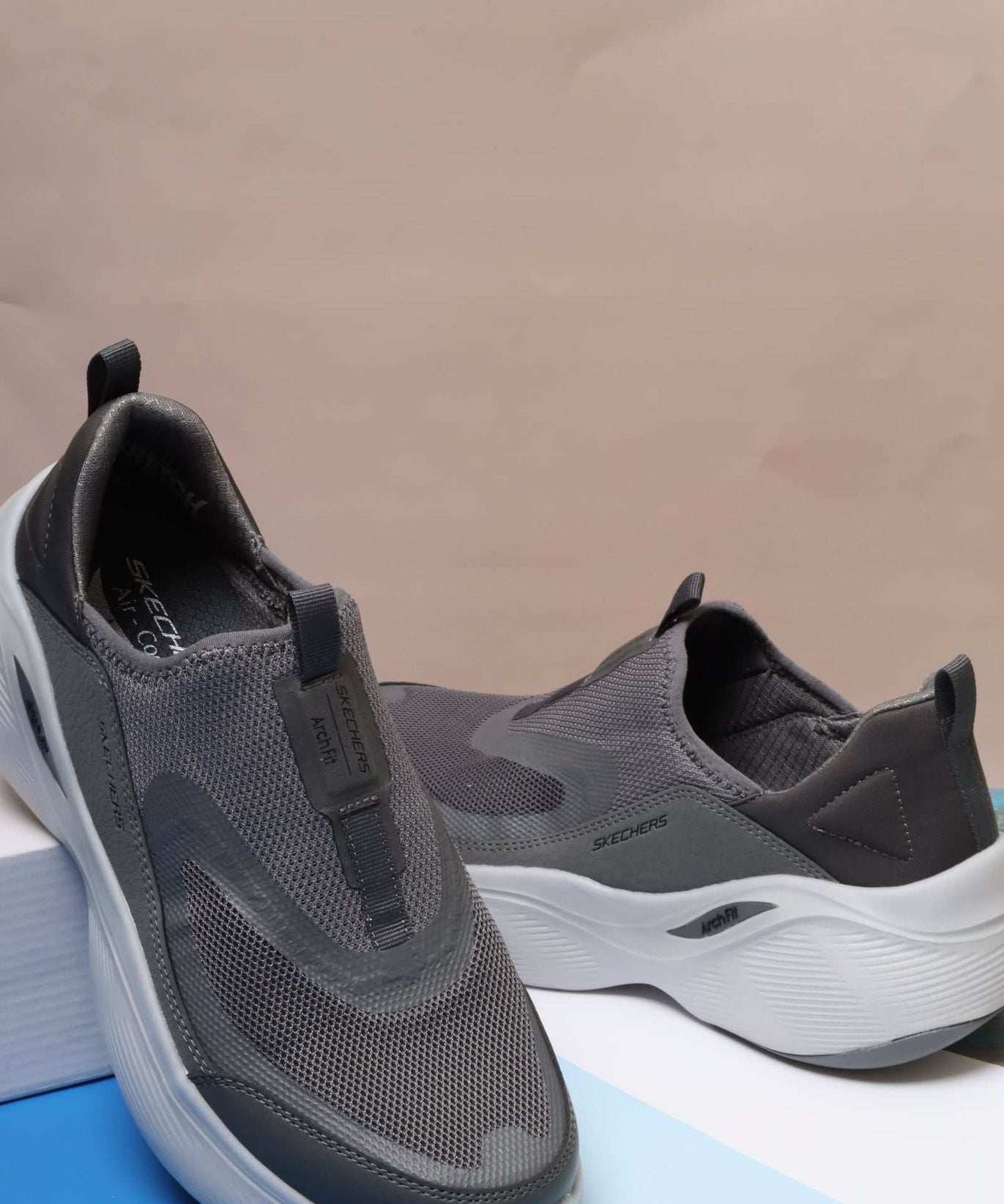 سكيتشرز رجالي آرتش فيت إنفينيتي 232609