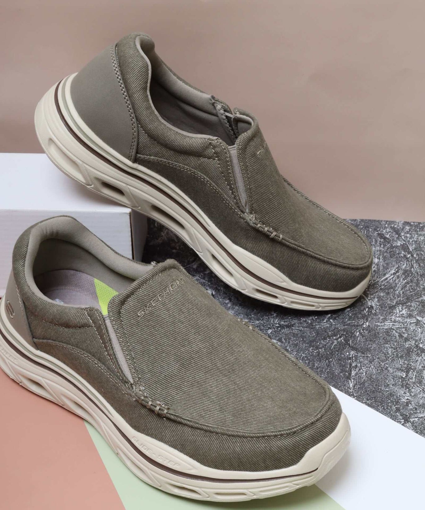 سكيتشرز رجالي جلايد ستيب 204752