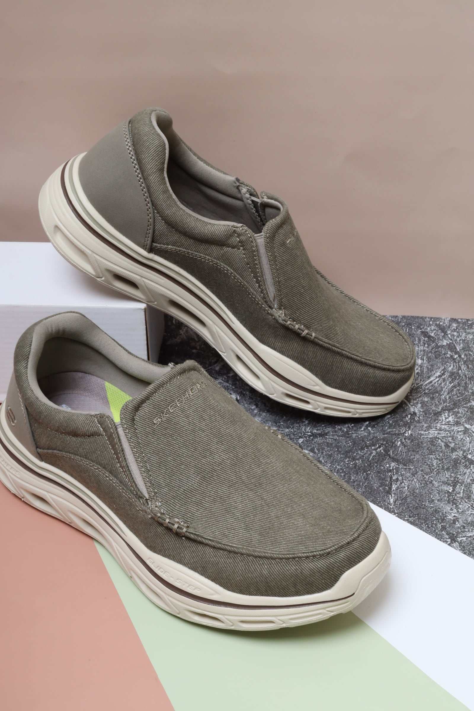 سكيتشرز رجالي جلايد ستيب 204752