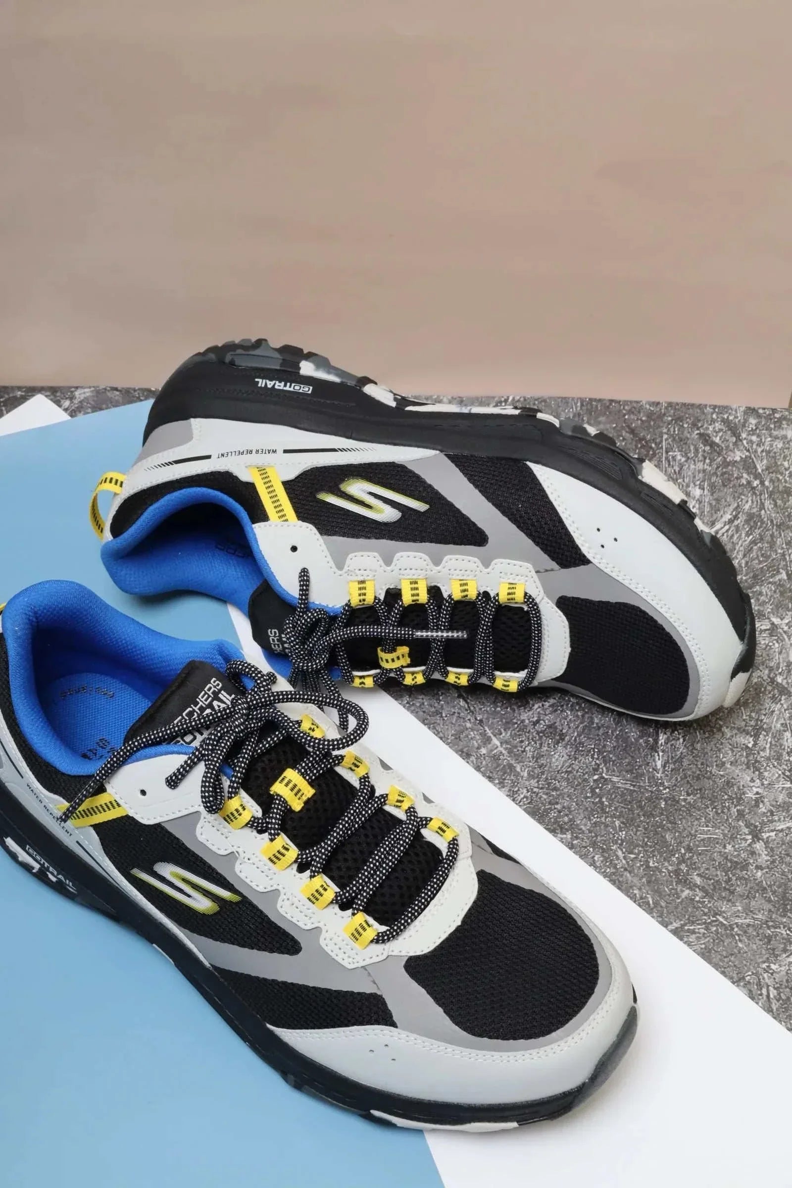 سكيتشرز رجالي جو رن 220917