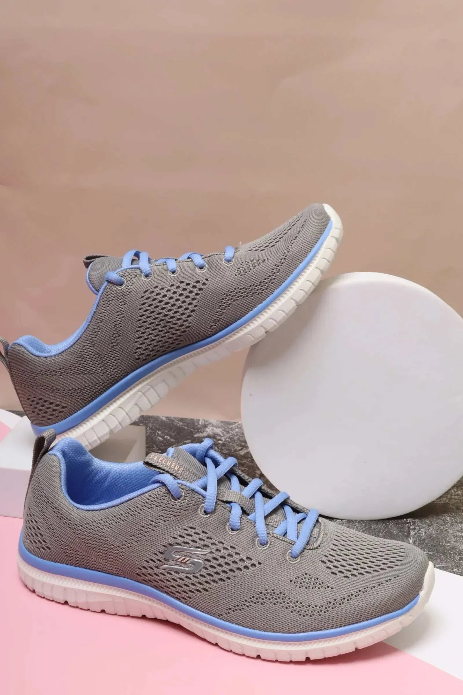 سكيتشرز نسائي فيرتشو 104412