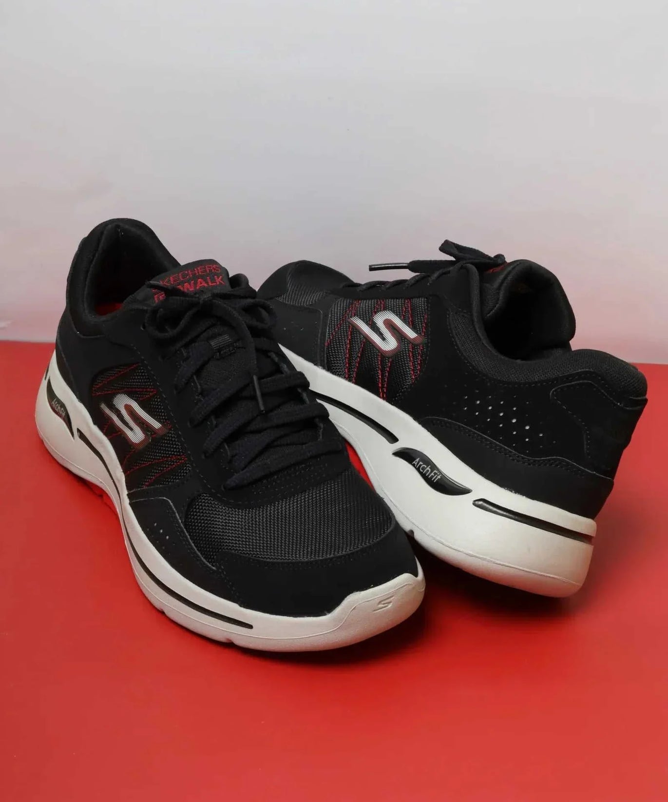 سكيتشرز رجالي جو ووك آرتش فيت 216255