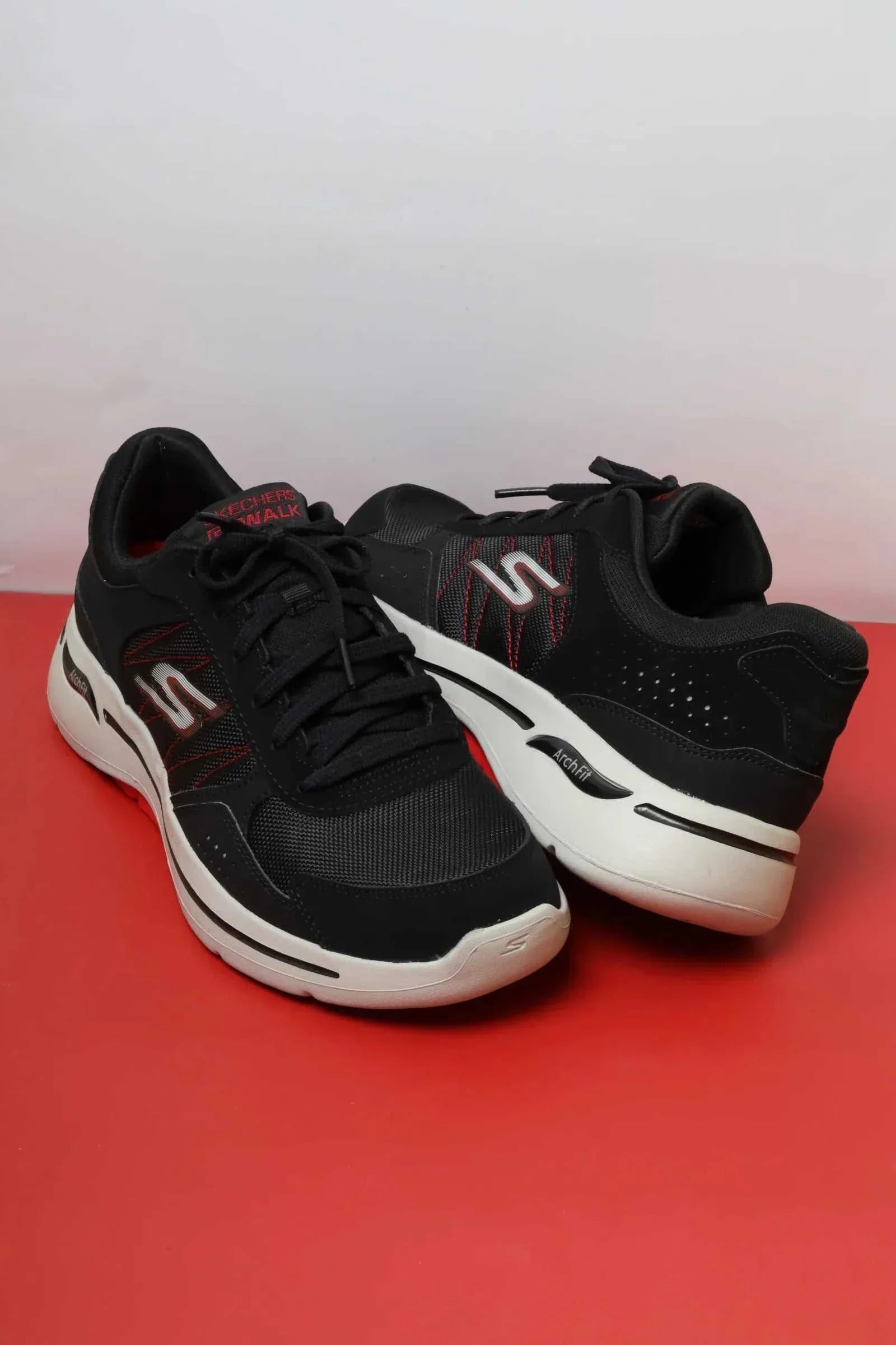 سكيتشرز رجالي جو ووك آرتش فيت 216255