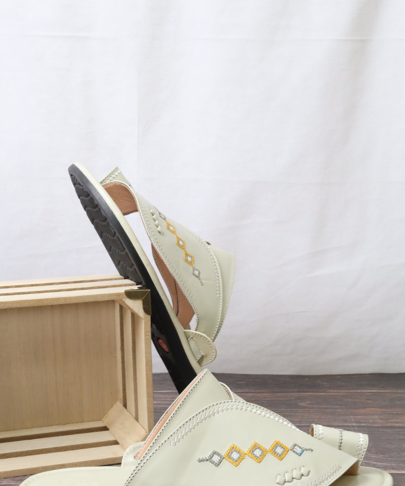 703 شرقي رجالي