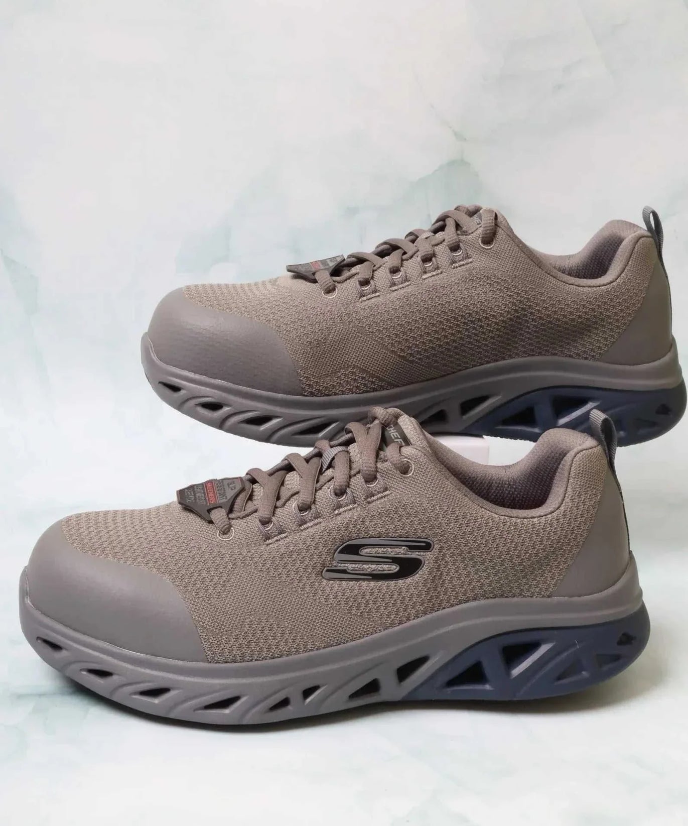 سكيتشرز رجالي جلايد ستيب 200150