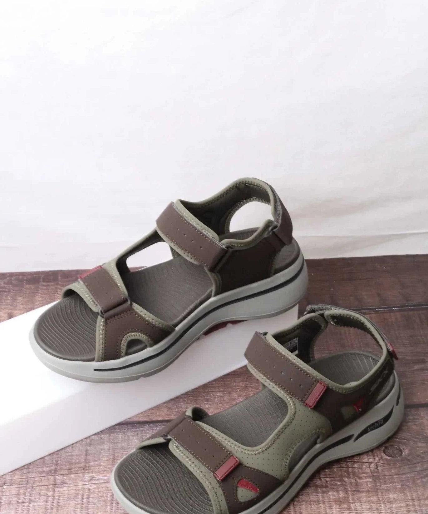 سكيتشرز رجالي جو ووك آرتش فيت 229064