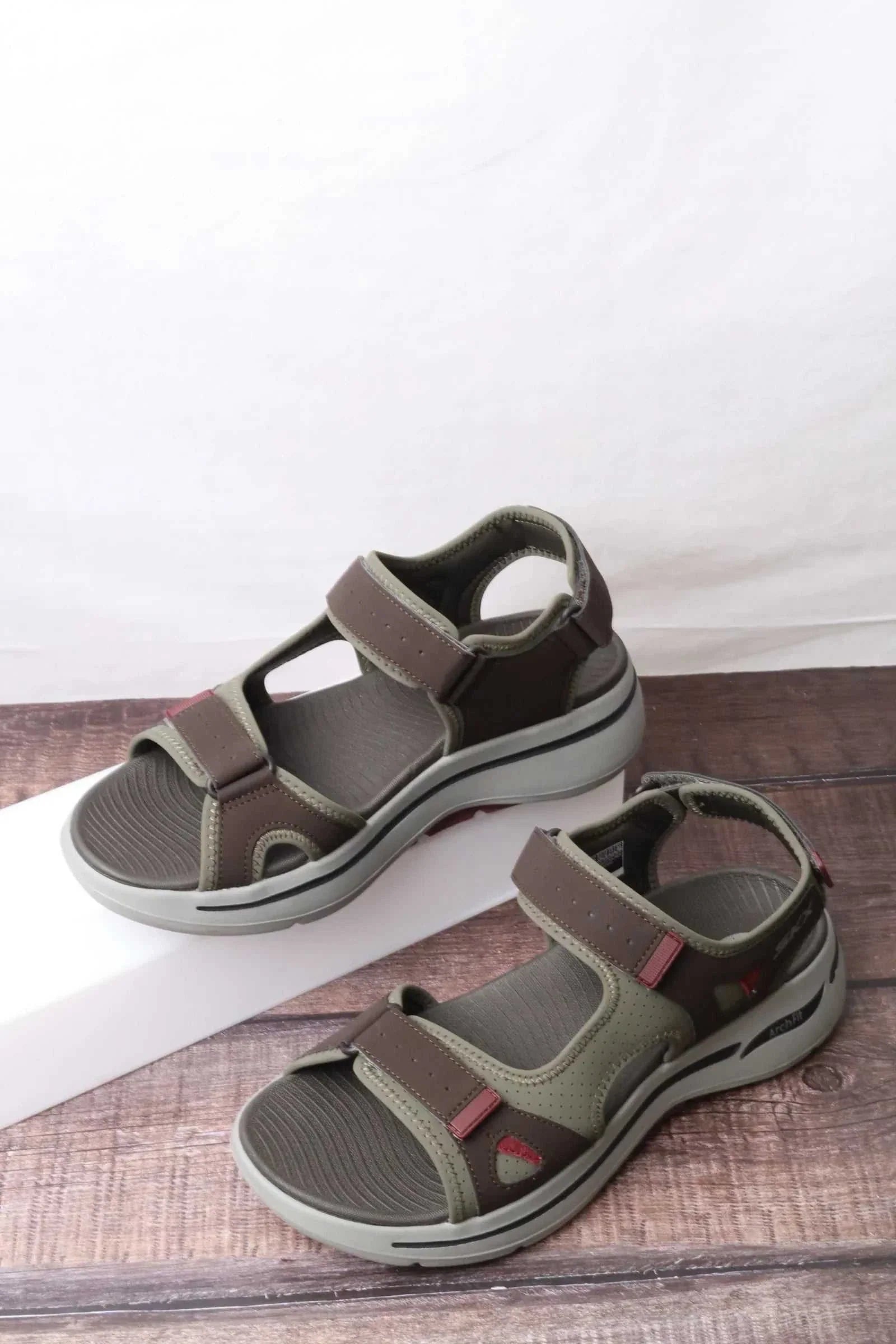 سكيتشرز رجالي جو ووك آرتش فيت 229064