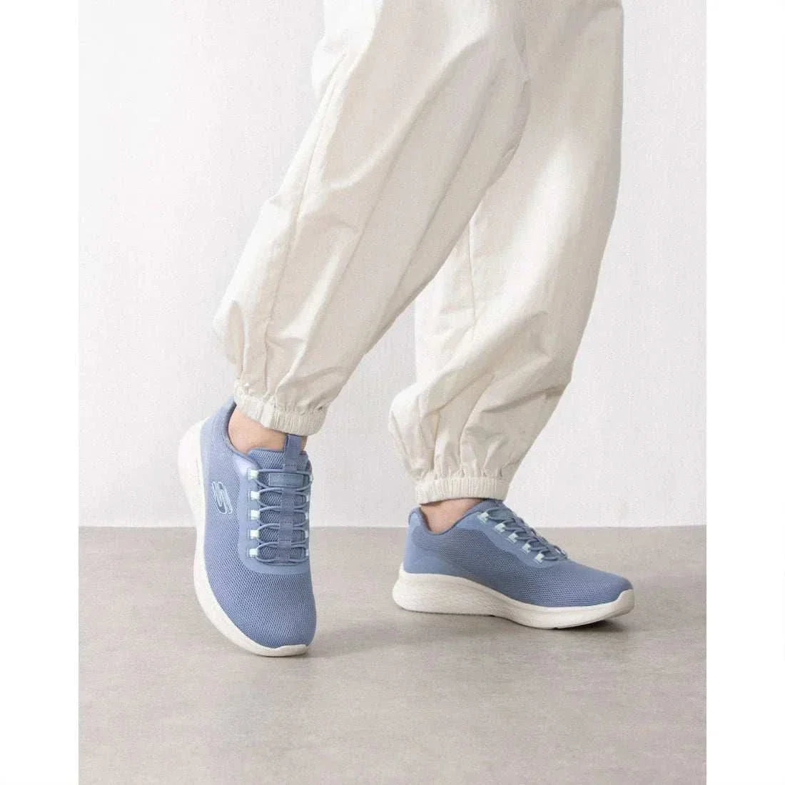 سكيتشرز نسائي لايت برو 150041