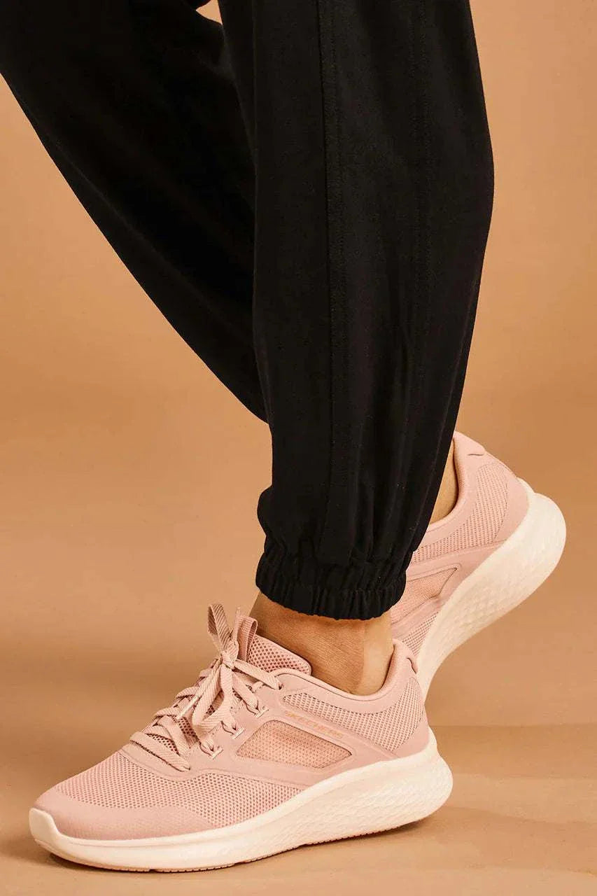 سكيتشرز نسائي لايت برو 149998