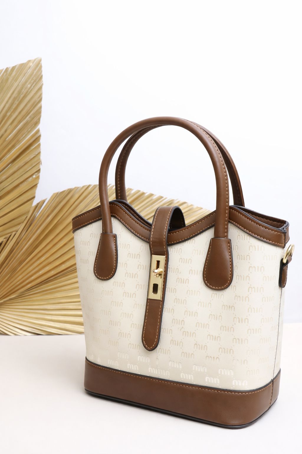 A203818 حقيبة نسائية