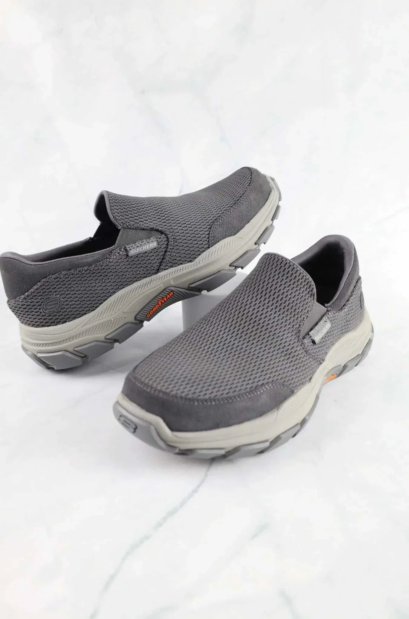 سكيتشرز رجالي جو ووك آرتش فيت 204738