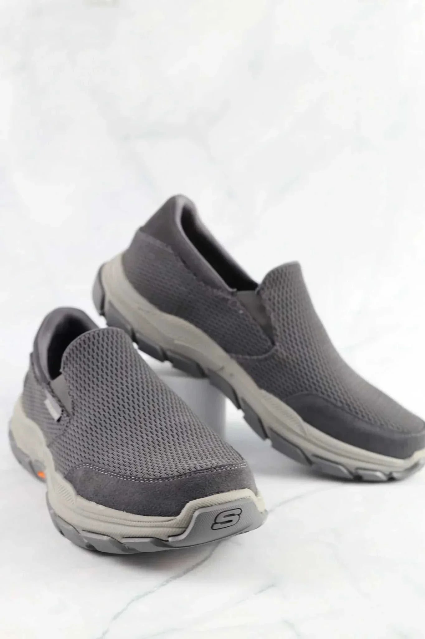 سكيتشرز رجالي جو ووك آرتش فيت 204738