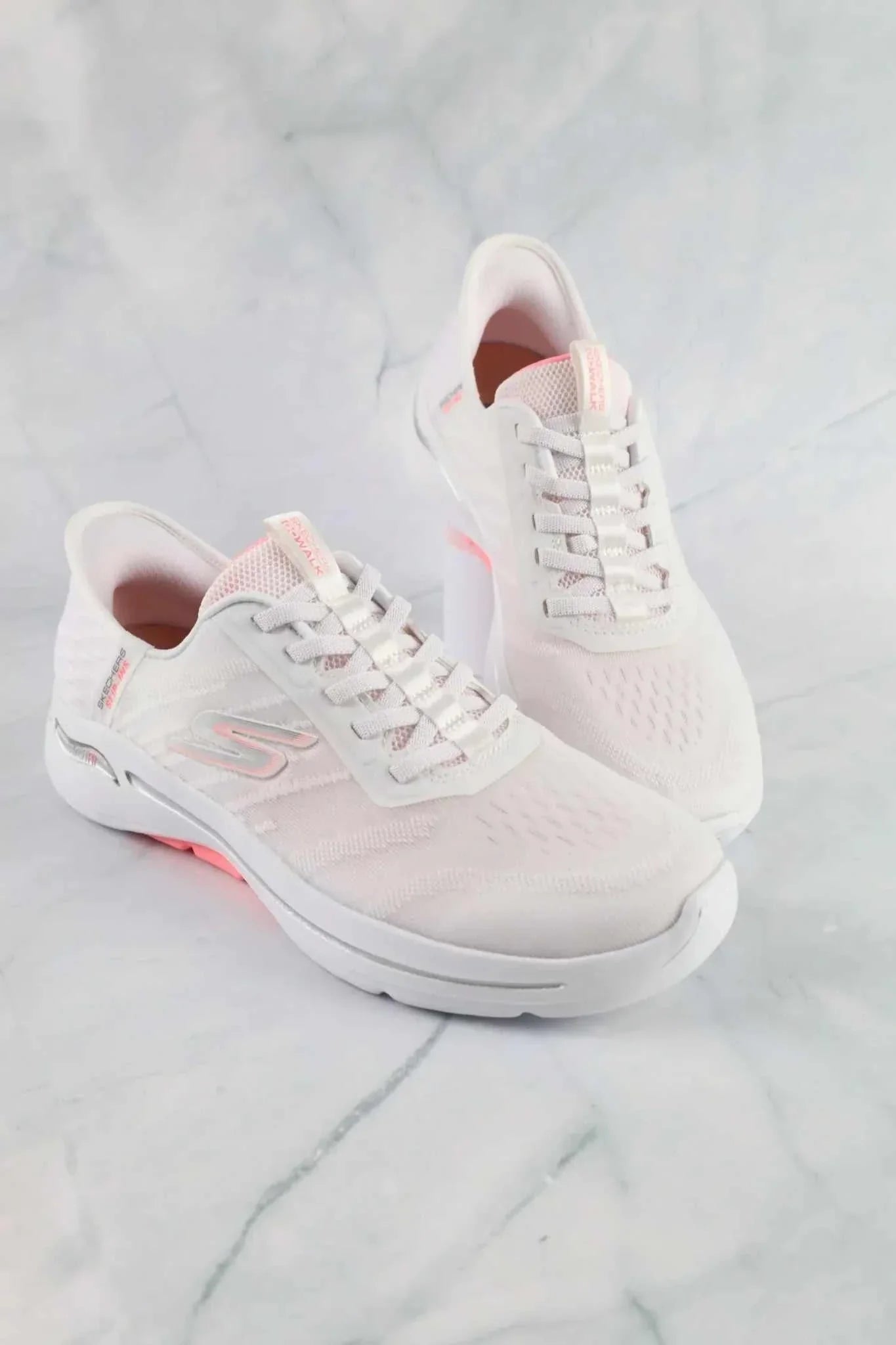 سكيتشرز نسائي جو ووك آرتش فيت سليب إن 124884