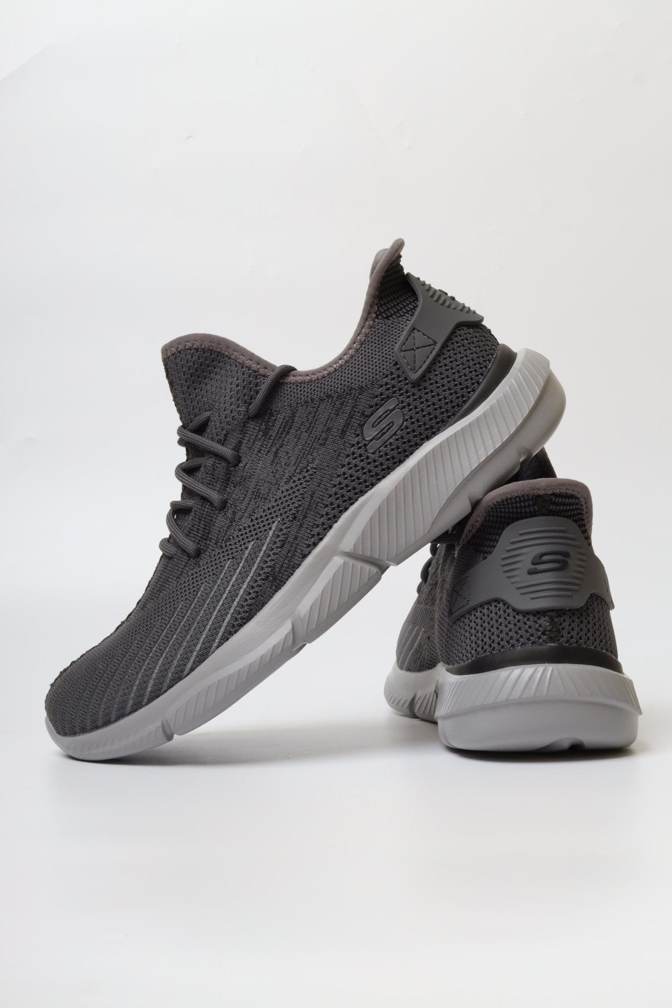 سكيتشرز رجالي انجرام 210494