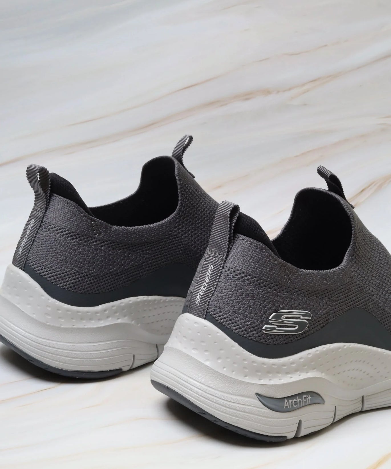 سكيتشرز رجالي آرتش فيت 232404