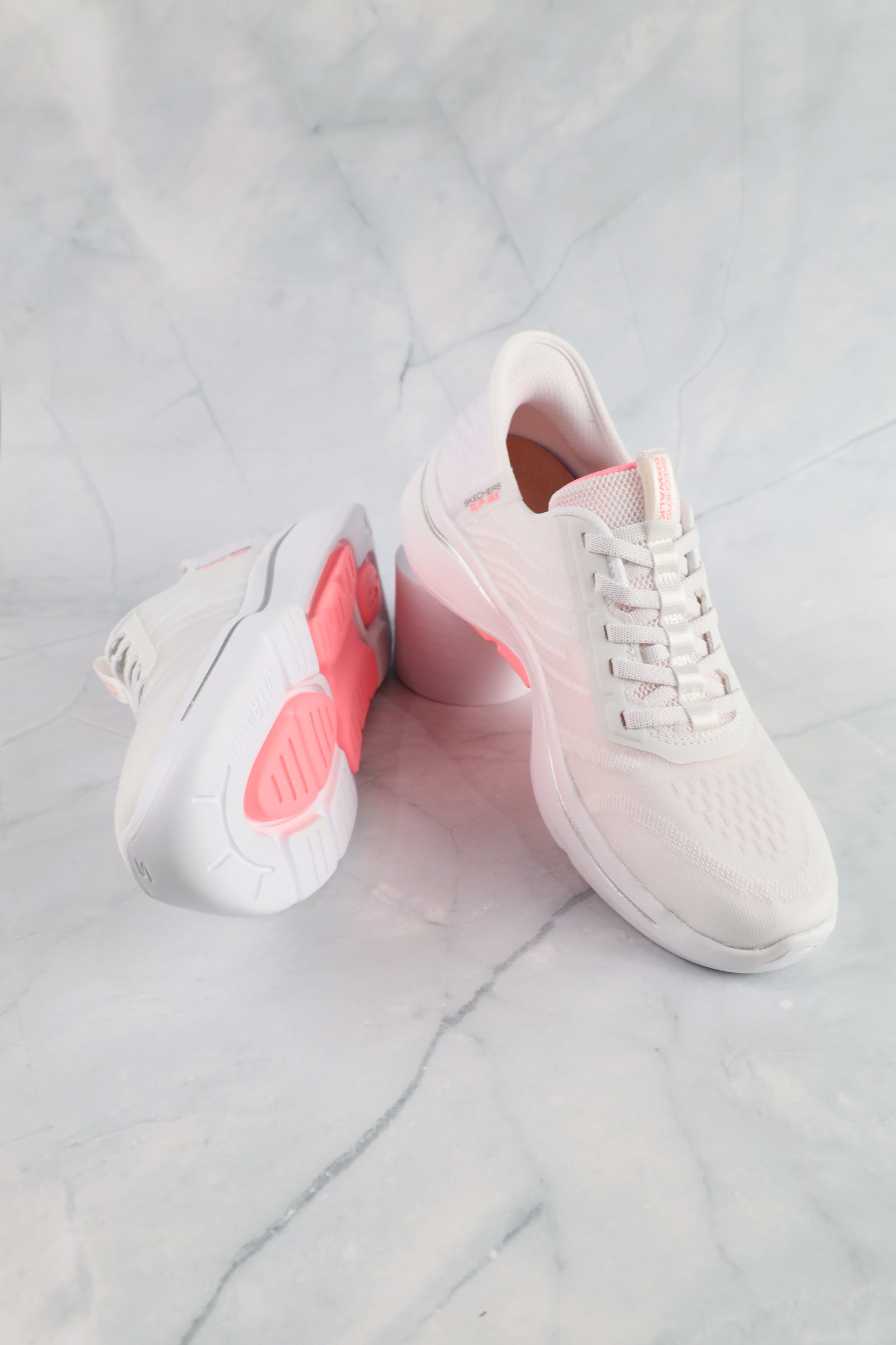 سكيتشرز نسائي جو ووك آرتش فيت سليب إن 124884